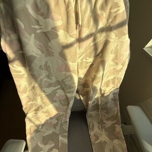 GAP Beige and Cream Sweatpants